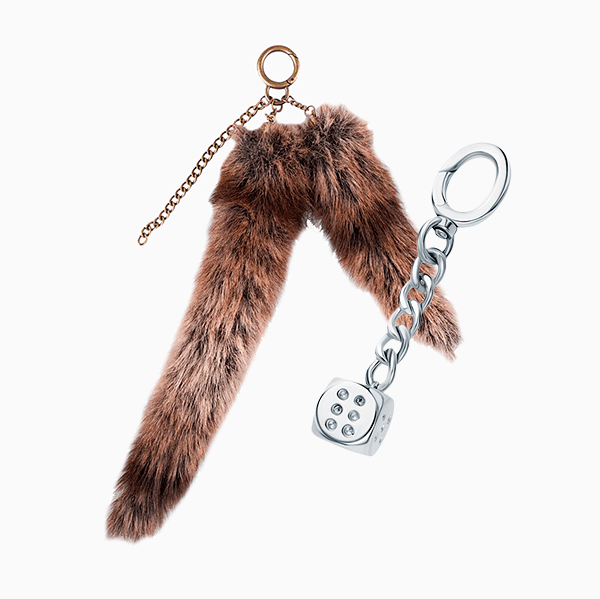 Обратите внимание на аксессуары из экомеха – они сейчас на пике моды