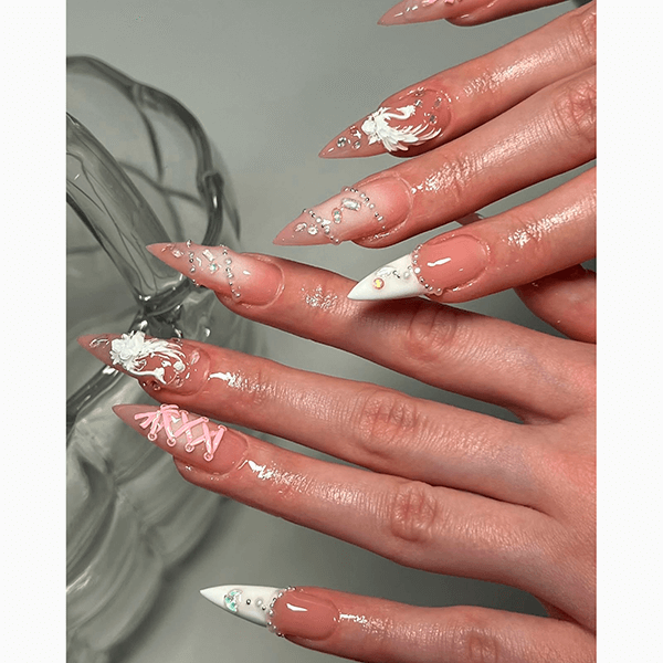 Любовь на кончиках пальцев: 10 трендовых дизайнов маникюра к 14 февраля