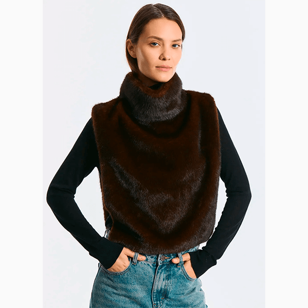 Обратите внимание на аксессуары из экомеха – они сейчас на пике моды