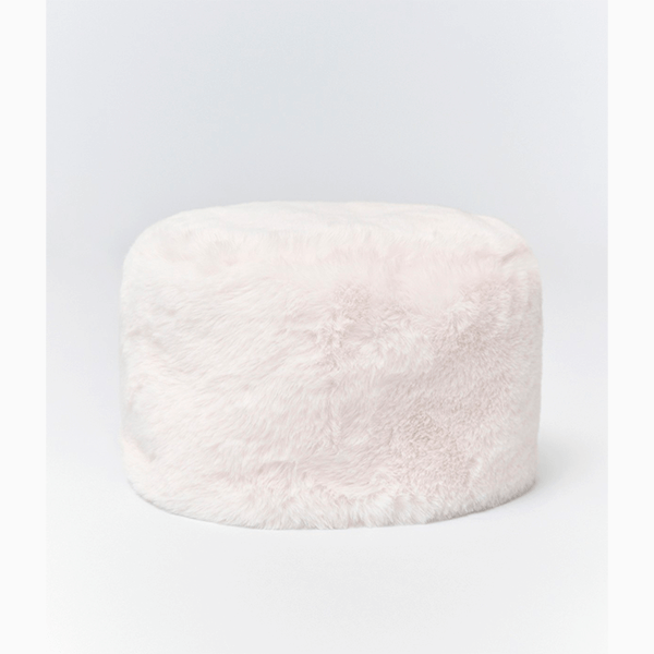 Обратите внимание на аксессуары из экомеха – они сейчас на пике моды