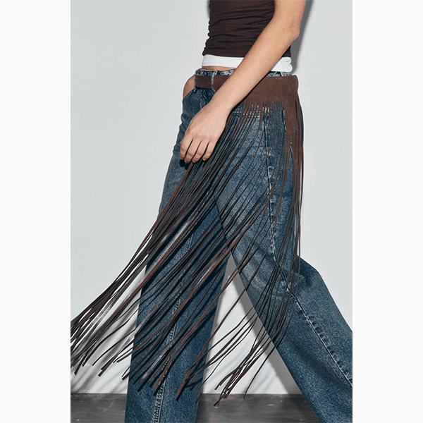 Шарф с бахромой – самый эффектный аксессуар сезона