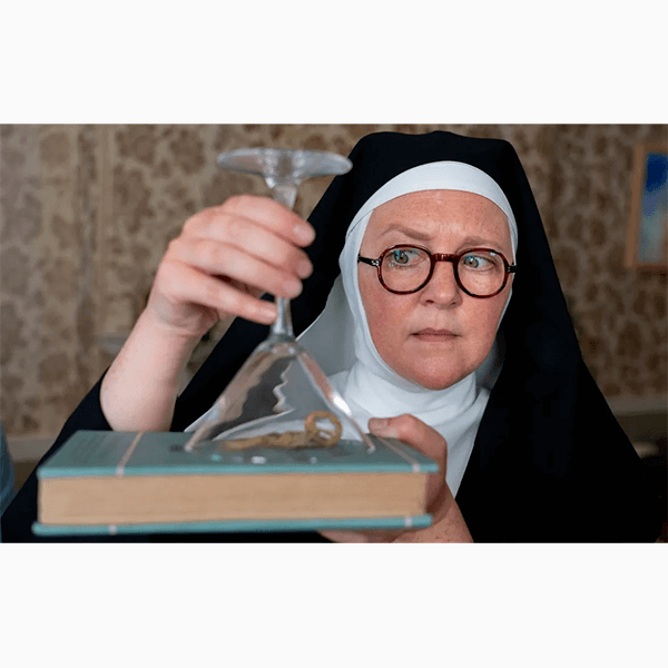 Монахиня, актер-пенсионер и юная аристократка: 5 уютных детективных сериалов с необычными героями