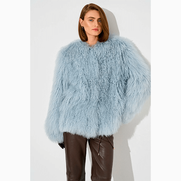 Теплые тренды: сапоги-трубы, цветные перчатки и другие вещи, которые пригодятся и в начале весны