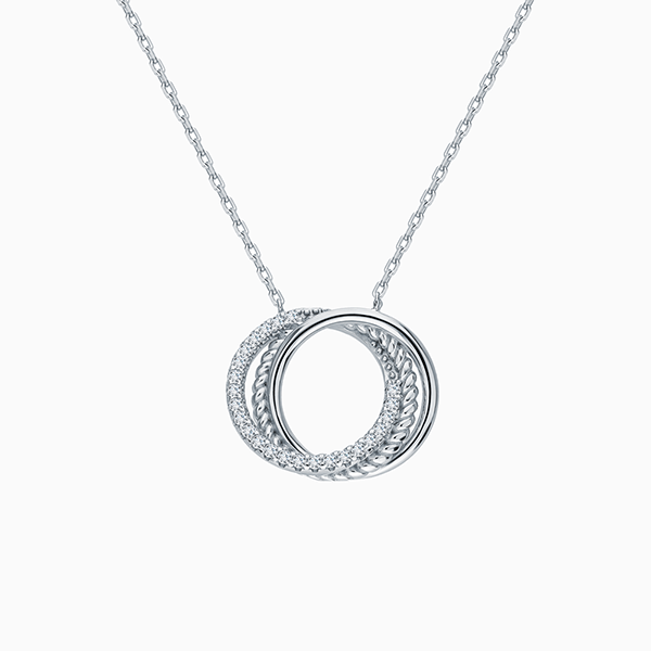 Ювелирное комбо с кристаллами, которое выглядит эффектно