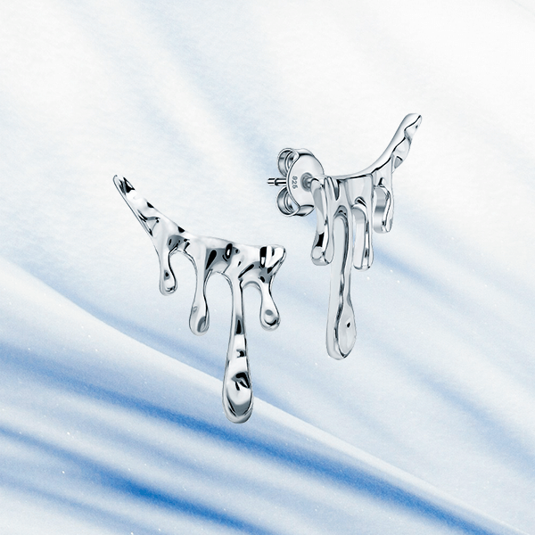 Серьги текучих, плавных форм – настоящий хит 2026 года