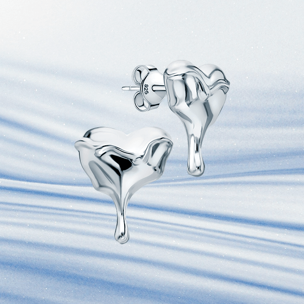 Серьги текучих, плавных форм – настоящий хит 2026 года