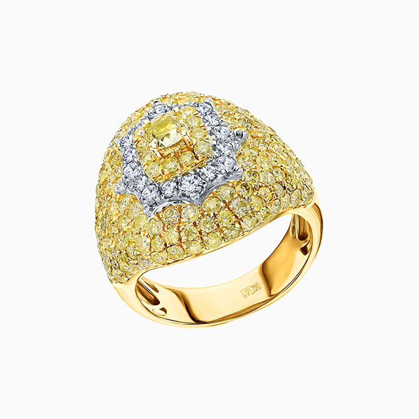 Этой зимой вам не обойтись без коктейльных колец с цветными камнями, как у Fendi