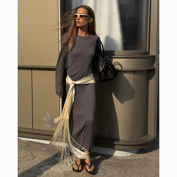 Шарф с бахромой – самый эффектный аксессуар сезона