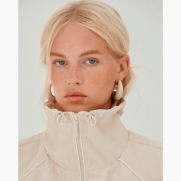 Какая косметика особенно вредна для украшений?