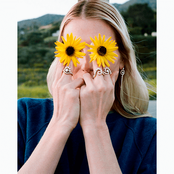 Ювелирное комбо с кристаллами, которое выглядит эффектно