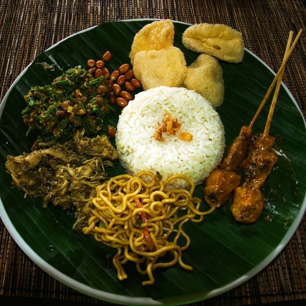 блюдо на бали в марте