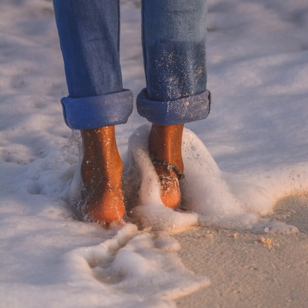 Ножной браслет: как выбрать и носить