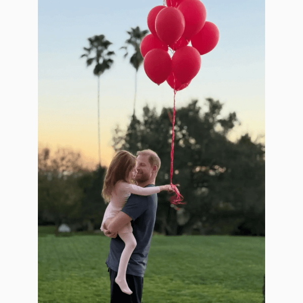 Меган Маркл опубликовала редкое фото дочери