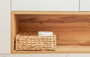 Хранение вещей в маленькой квартире: лайфхаки, которые работают