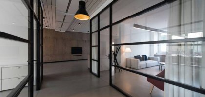 Стеклянные перегородки в квартире: плюсы и минусы