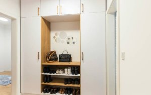 Как обустроить прихожую, чтобы вместилось все и не было бардака