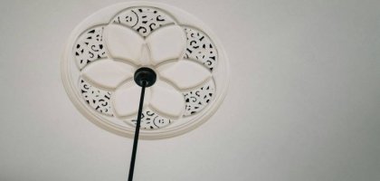 Потолок под покраску или натяжной: плюсы и минусы