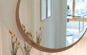 Зеркала в интерьере: где вешать, чтобы расширить пространство