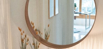 Зеркала в интерьере: где вешать, чтобы расширить пространство