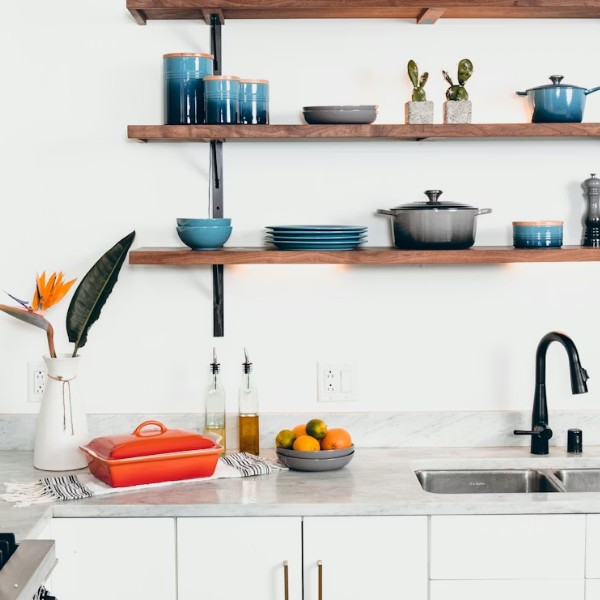 Кухня без верхних шкафов