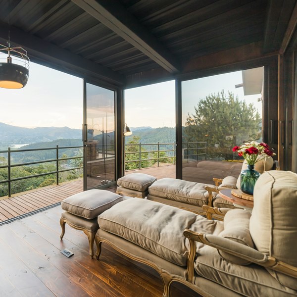 Выбираем балконное остекление