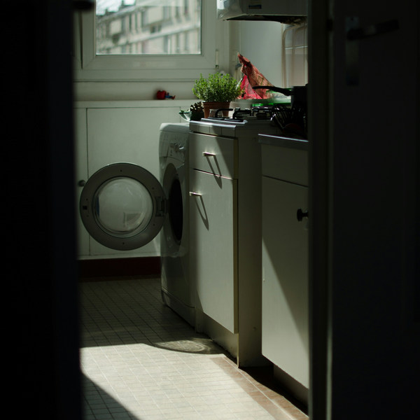 Как правильно разместить стиральную машинку в интерьере небольшой квартиры