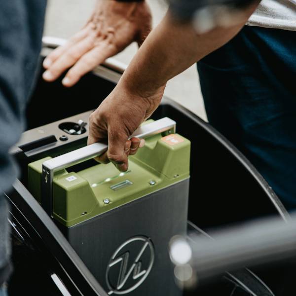 как зарядить аккумулятор автомобиля дома