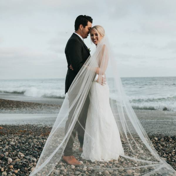 надо ли менять фамилию при замужестве