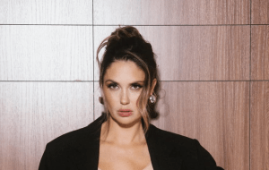 Агата Муцениеце объяснила, почему решила взять фамилию мужа