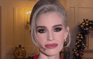 Келли Осборн спровоцировала слухи о разрыве помолвки