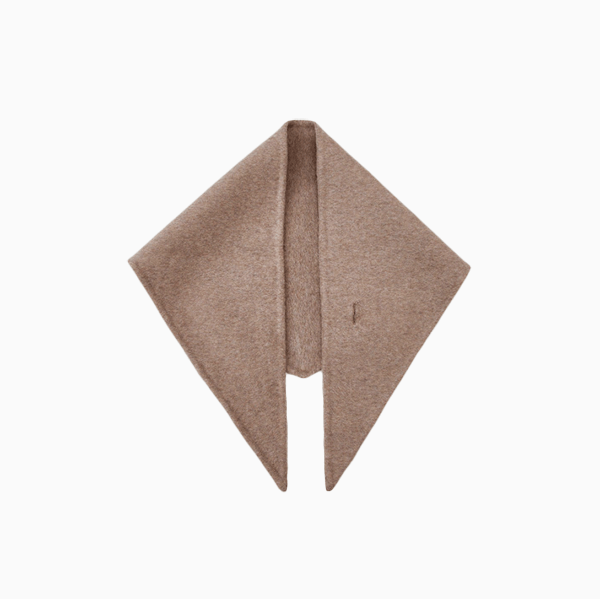 Шарф – главный аксессуар этого сезона. Где покупать и с чем носить?