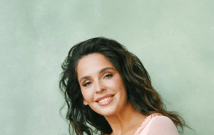 Лиза Моряк объявила о третьей беременности