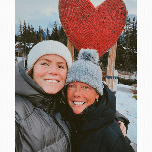 Идея подарка на 8 Марта: сапфиры, изумруды и рубины для любимой мамы