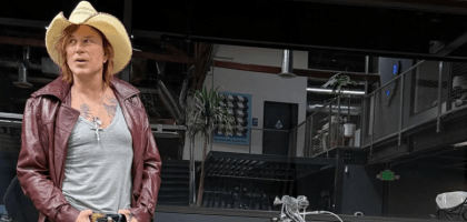 Микки Рурк лишился жилья из-за долгов