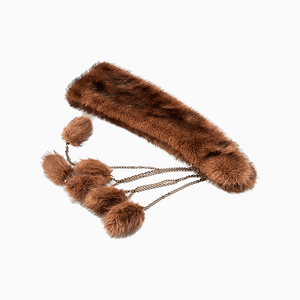 Шарф – главный аксессуар этого сезона. Где покупать и с чем носить?