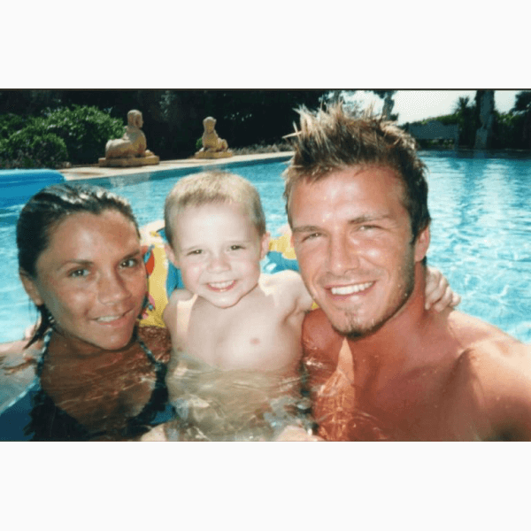 Виктория и Дэвид Бекхэм поздравили сына с днем рождения на фоне конфликта с ним