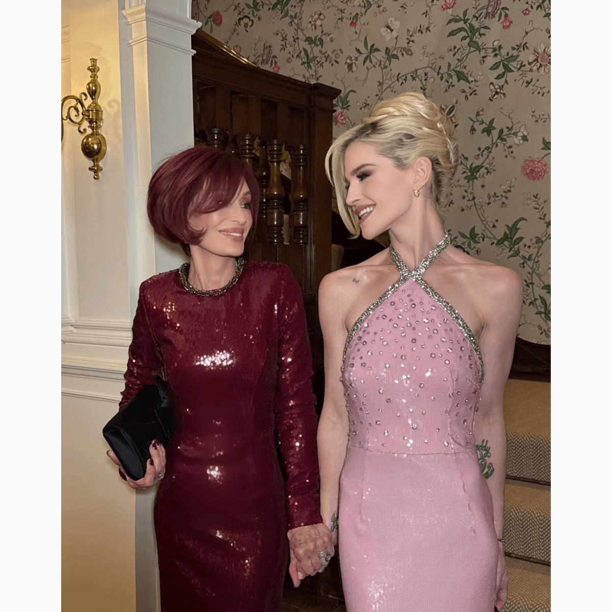 Мать Келли Осборн высказалась о критике в адрес фигуры ее дочери