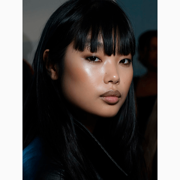 Почему коричневый карандаш для глаз сейчас используется чаще черного?