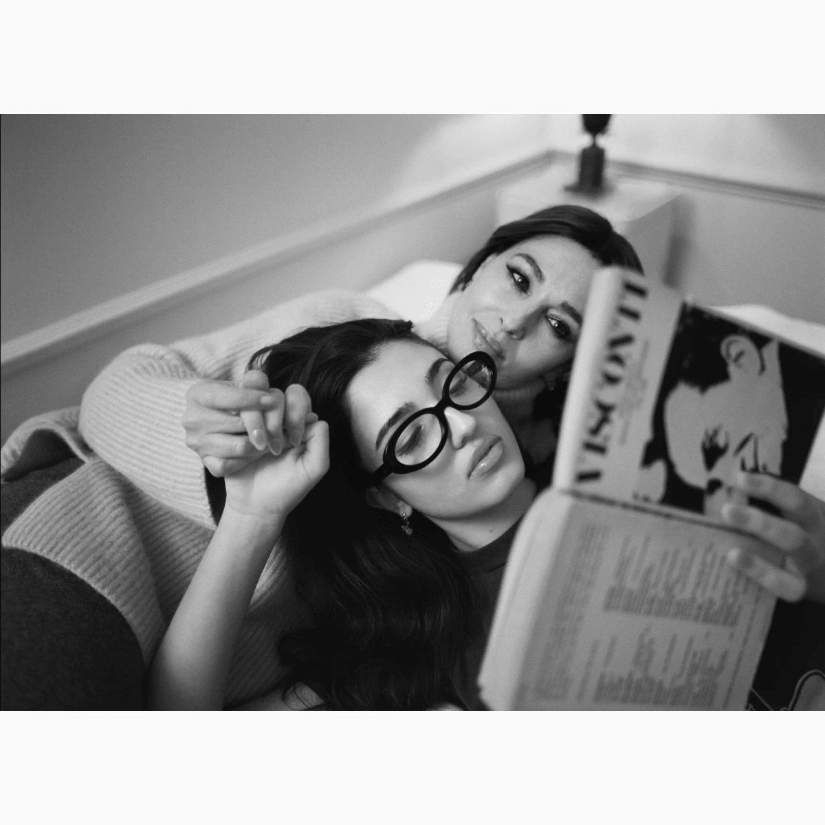 Младшая дочь Моники Беллуччи и Венсана Касселя дебютировала на обложке глянца