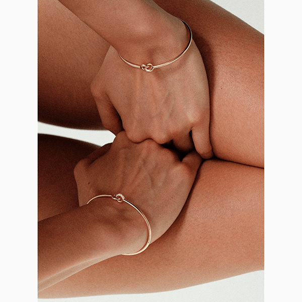 Мы нашли гениальную идею, как подбирать кольца и браслеты