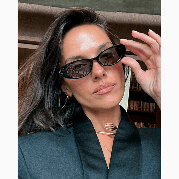 Почему поры на коже расширяются с возрастом и можно ли сделать их менее заметными?