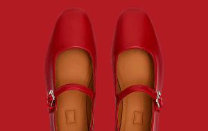 Этой весной вам не обойтись без туфель или босоножек красного цвета