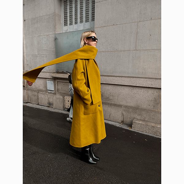 Шарф – главный аксессуар этого сезона. Где покупать и с чем носить?