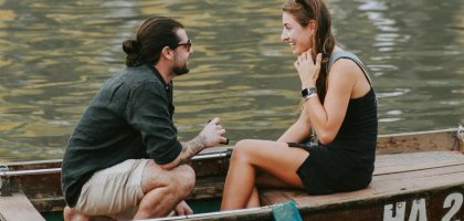 Как ответить на комплимент: 40 вариантов на разные случаи