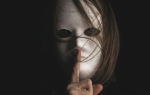 Почему некоторые люди боятся тишины и заполняют её фоновым шумом