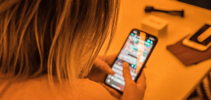 Почему нас бесят «идеальные» люди в соцсетях, даже если мы их не знаем