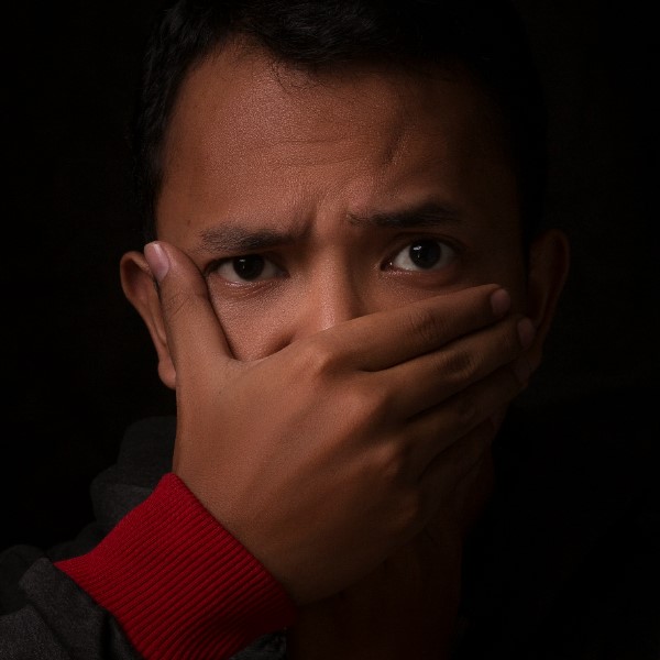 Почему некоторые люди боятся тишины и заполняют её фоновым шумом