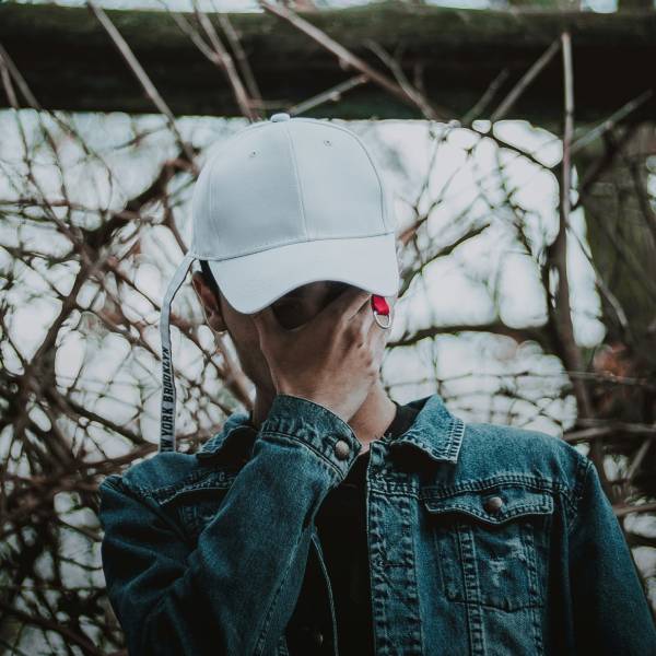 Почему мы держимся за людей, которые нас не ценят