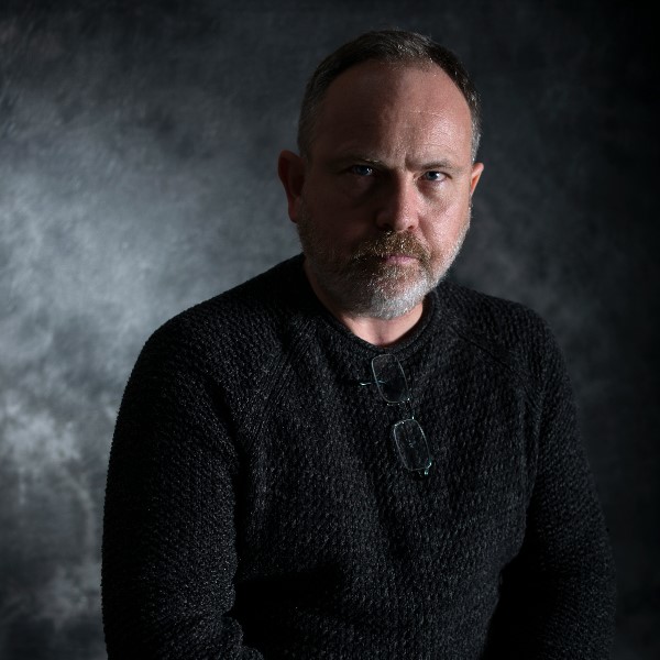 почему рано седеют волосы