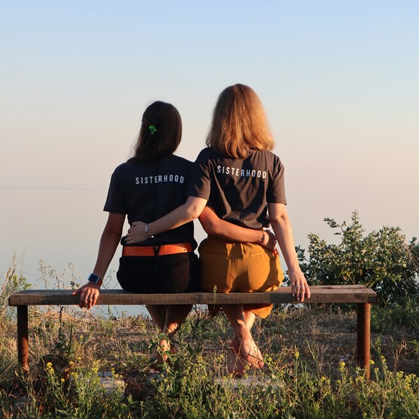 Почему после 30 так сложно заводить новых друзей